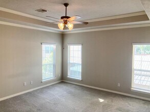7615 Shady Villa Walk in Houston, TX - Foto de edificio - Building Photo