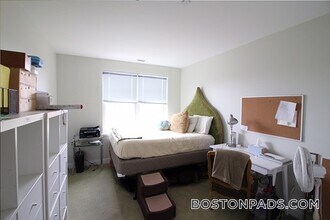 26 New Derby St in Salem, MA - Building Photo - Building Photo