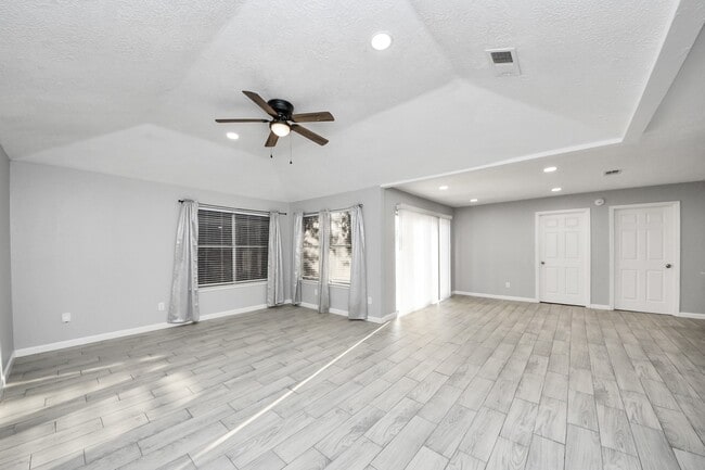 2471 Falls Church Dr