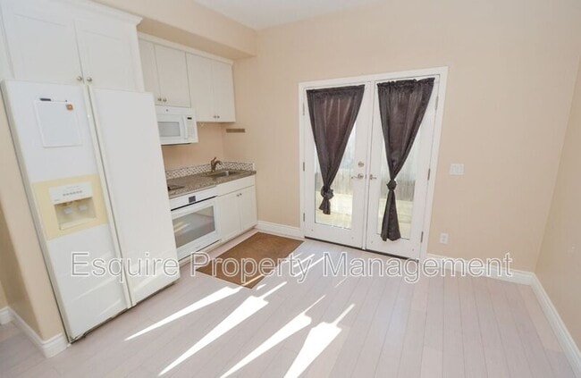 9492 Darling Rd in Ventura, CA - Building Photo - Building Photo