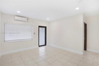 502 NW 7th Ct in Hallandale Beach, FL - Building Photo - Building Photo
