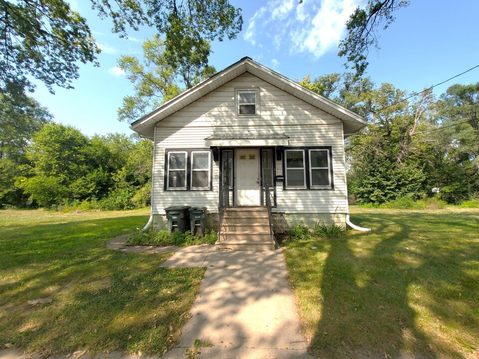 215 Sumner St in Waterloo, IA - Building Photo