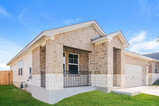 1018 Round Bale Rd in Hutto, TX - Building Photo - Building Photo