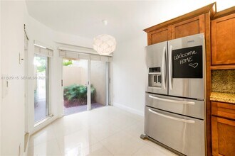 5127 NW 102nd Ct in Doral, FL - Building Photo - Building Photo