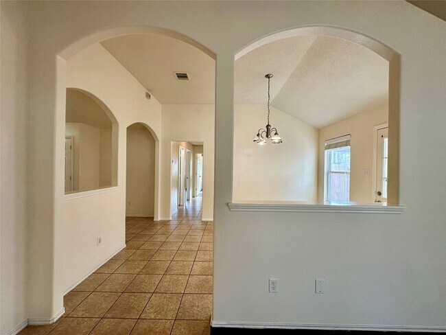 7271 Caracara Dr in Houston, TX - Building Photo - Building Photo