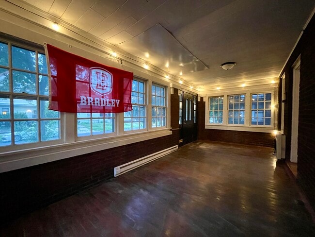 1616 W Barker Ave in Peoria, IL - Building Photo - Building Photo