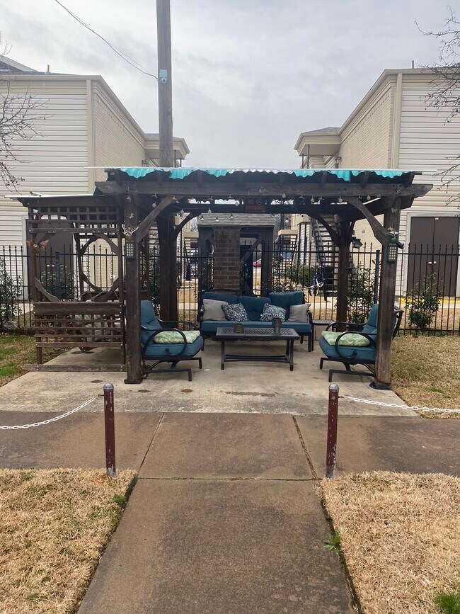 Zodiac Apartments in Denton, TX - Building Photo - Building Photo