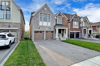 86 Briarfield Ave in East Gwillimbury, ON - Building Photo - Building Photo