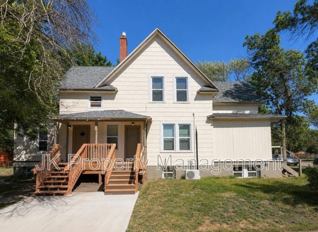 property at 601 5th Ave S