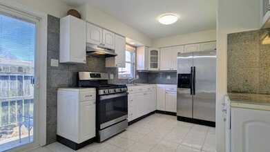 2165 N Westmoreland Dr in Palatine, IL - Building Photo - Building Photo