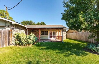3001 Powell Dr in Rowlett, TX - Foto de edificio - Building Photo