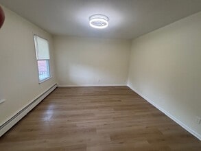 24 Oakwood Ave. in White Plains, NY - Building Photo - Building Photo