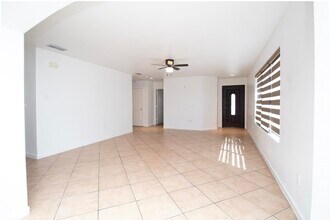11146 Escandon Dr in Laredo, TX - Building Photo - Building Photo