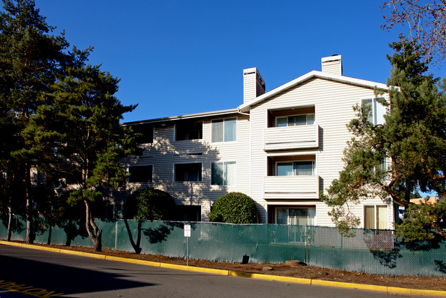 Pepper Tree in Shoreline, WA - Building Photo - Building Photo