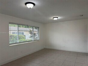 2804 SW 35th Ave in Miami, FL - Building Photo - Building Photo