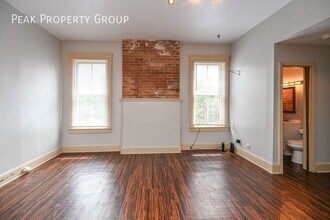 32 E Hollister St in Cincinnati, OH - Building Photo - Building Photo