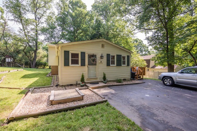 property at 311 Adahi Rd SE