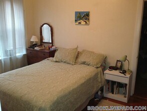 208 Winthrop Rd in Brookline, MA - Building Photo - Building Photo