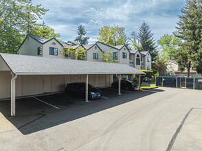 Madronas Apartments in Seatac, WA - Foto de edificio - Building Photo