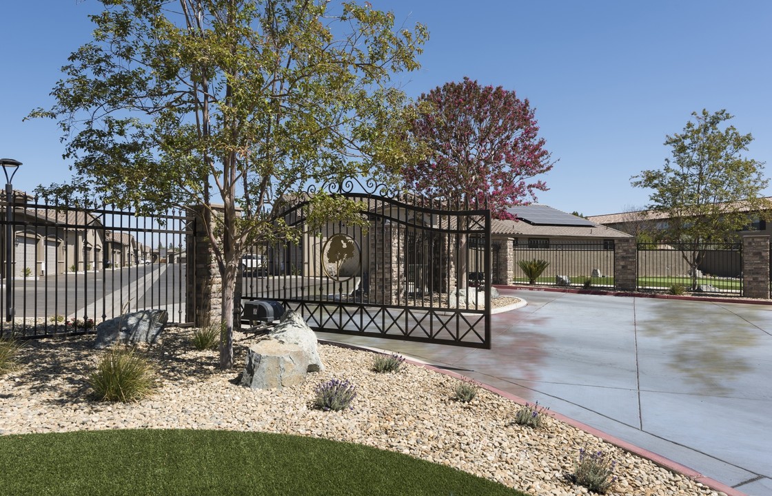 The Gates at Figarden Apartments in Fresno, CA - Foto de edificio