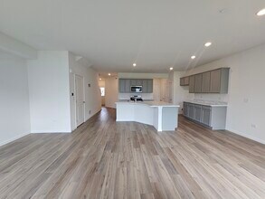 5954 Hawkweed Dr in Naperville, IL - Building Photo - Building Photo