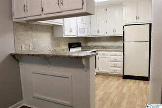2128 Greenwood Pl SW in Huntsville, AL - Building Photo - Building Photo