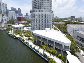 Flow Brickell in Miami, FL - Foto de edificio - Building Photo