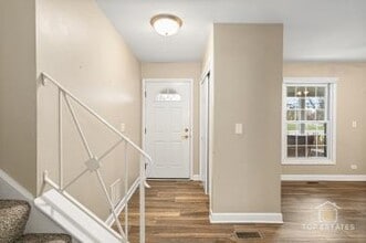 924 Thornton Ln in Buffalo Grove, IL - Building Photo - Building Photo