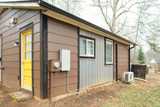 2101 Tarrywood Dr in Greensboro, NC - Foto de edificio - Building Photo