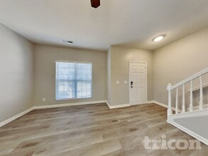 1377 Still Point Ct in Winston-Salem, NC - Foto de edificio - Building Photo