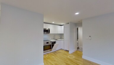 338 Harvard St, Unit 2 in Cambridge, MA - Building Photo - Building Photo