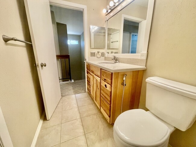 2711 Grants Lake Blvd