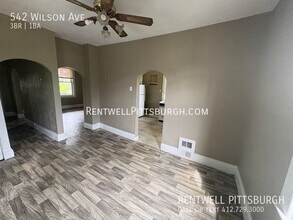 542 Wilson Ave in Clairton, PA - Building Photo - Building Photo
