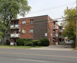 345 Melvin Ave in Hamilton, ON - Building Photo