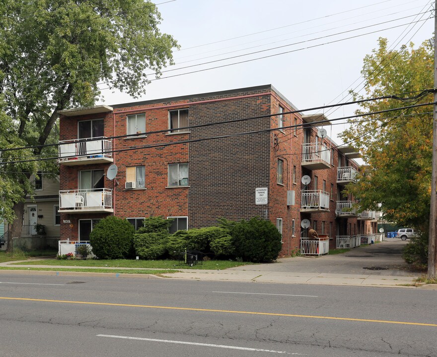345 Melvin Ave in Hamilton, ON - Building Photo