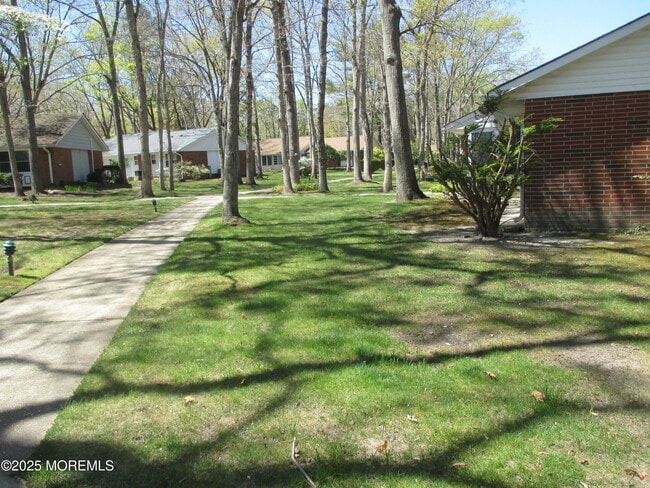 89D Dorchester Dr in Lakewood, NJ - Building Photo - Building Photo