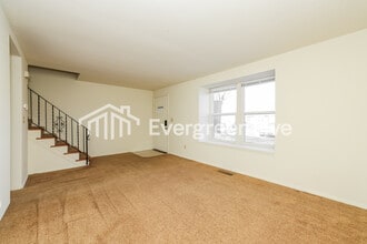 7523 Mt Hood in Dayton, OH - Building Photo - Building Photo