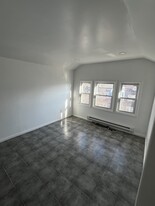 425 Leslie St, Unit #3 Apartamentos