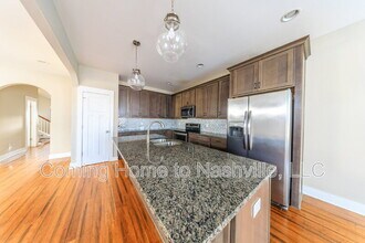 2221 24th Ave N in Nashville, TN - Building Photo - Building Photo