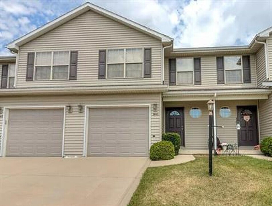 3446 Stoneway Ct in Champaign, IL - Building Photo