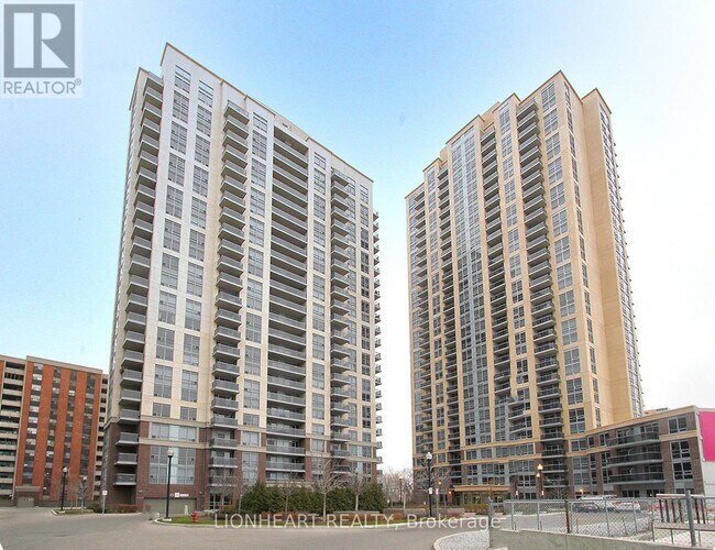 5 Michael Power Pl in Toronto, ON - Building Photo - Building Photo
