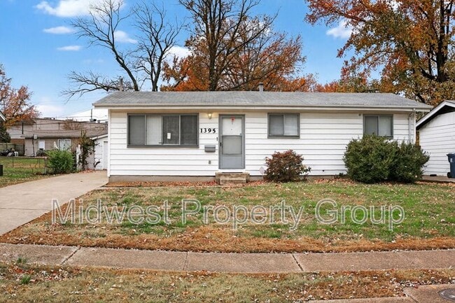 1395 Acredale Dr in Florissant, MO - Building Photo - Building Photo