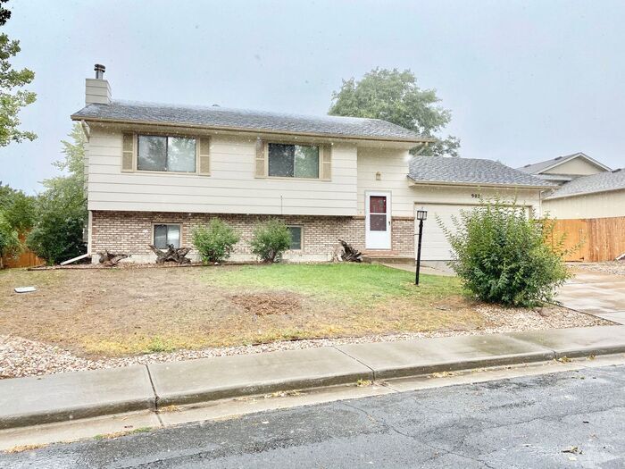 902 Bayberry Dr in Loveland, CO - Building Photo