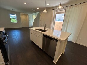 690 Last Dance Pl in Henderson, NV - Building Photo - Building Photo