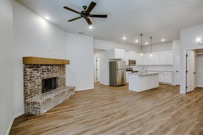 12106 Elkhart Ave in Lubbock, TX - Building Photo - Building Photo
