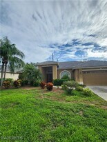 12796 Vista Pine Cir in Ft. Myers, FL - Building Photo