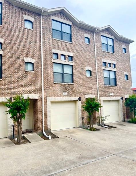 property at 2710 Hullsmith Dr