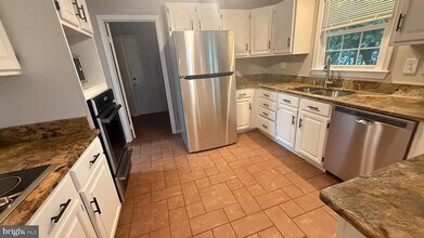 8704 Victory Ln in Potomac, MD - Building Photo - Building Photo