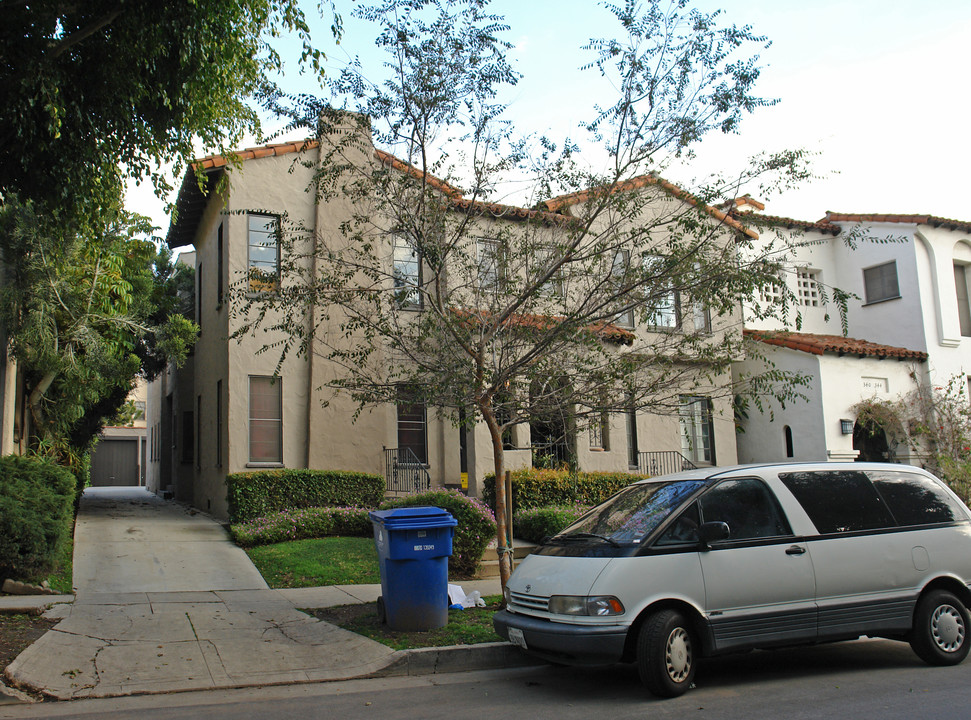 346 N Sierra Bonita Ave in Los Angeles, CA - Building Photo