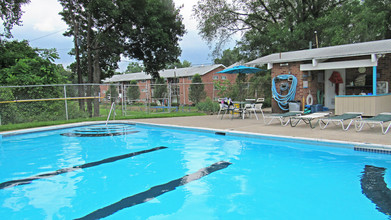 East Park Gardens Residential in Harrisburg, PA - Building Photo - Building Photo